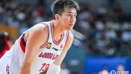 开云体育移动版-媒体人：突破中膝盖一软多为交叉韧带撕裂 盼郭艾伦只是虚惊一场