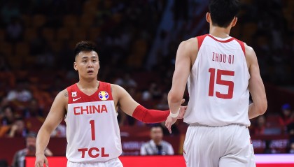 开云体育移动版-若北京成功引进赵睿 加上周琦陈盈骏曾凡博都在 CBA真要大结局？